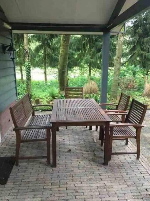Heerlijk Huis In Een Prachtige Bosrijke Omgeving. بوتِنْ المظهر الخارجي الصورة